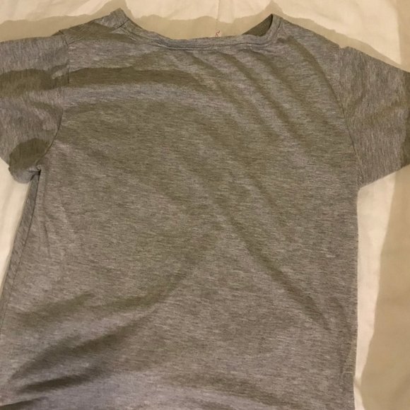 T-shirt with a front twist - Picture 3 of 4